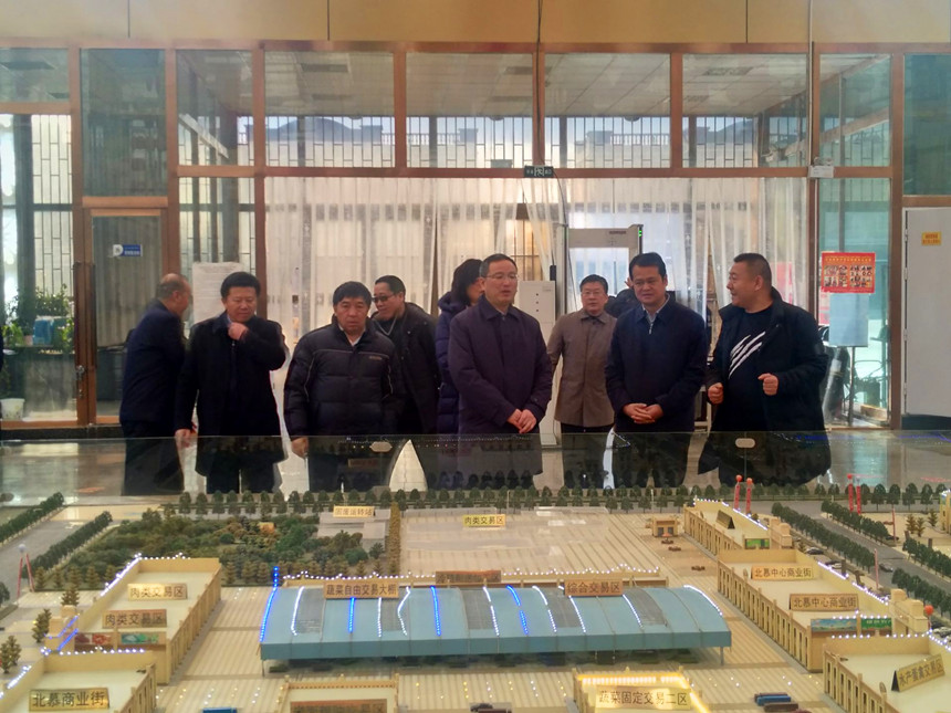 圖為，自治區(qū)常務(wù)副主席調(diào)研北慕_副本.jpg